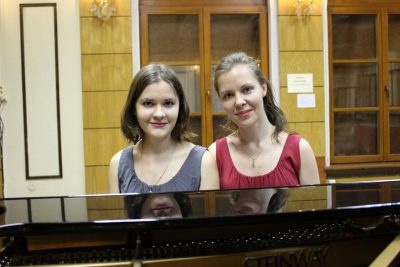 Portrait. Atelier Hastir. Duo piano russe Ksenia & Olga Kemova. 2017-11-12